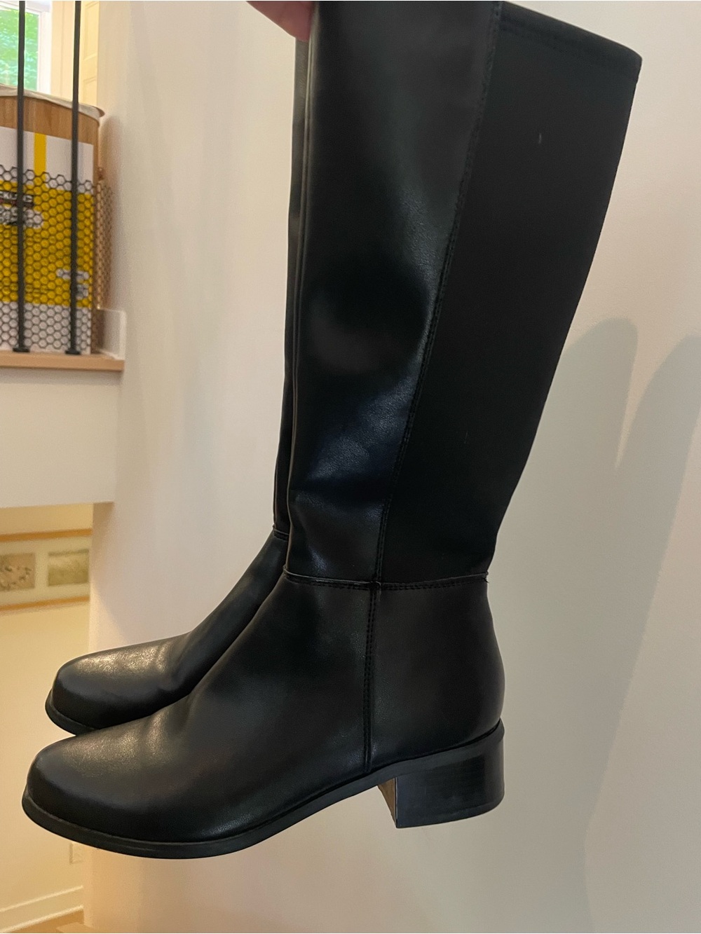 Classic Black Knee-High Leather Boots - Sleek Everyday Style